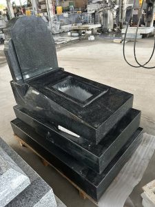 Mộ dá 3 cấp chất liệu đá granit đen