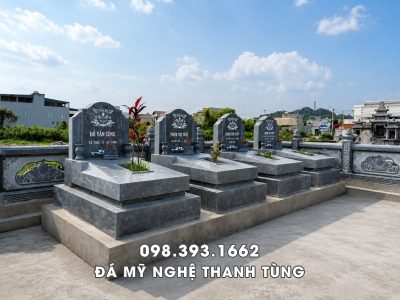 Mộ 2 cấp nguyên khối - Mộ đá xanh rêu cho người thân trong gia đình