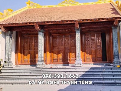 Cột đá Vuông - Bậc thềm đá tự nhiên Nhà thờ họ
